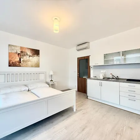 Balu Apartments Prague Exterior photo